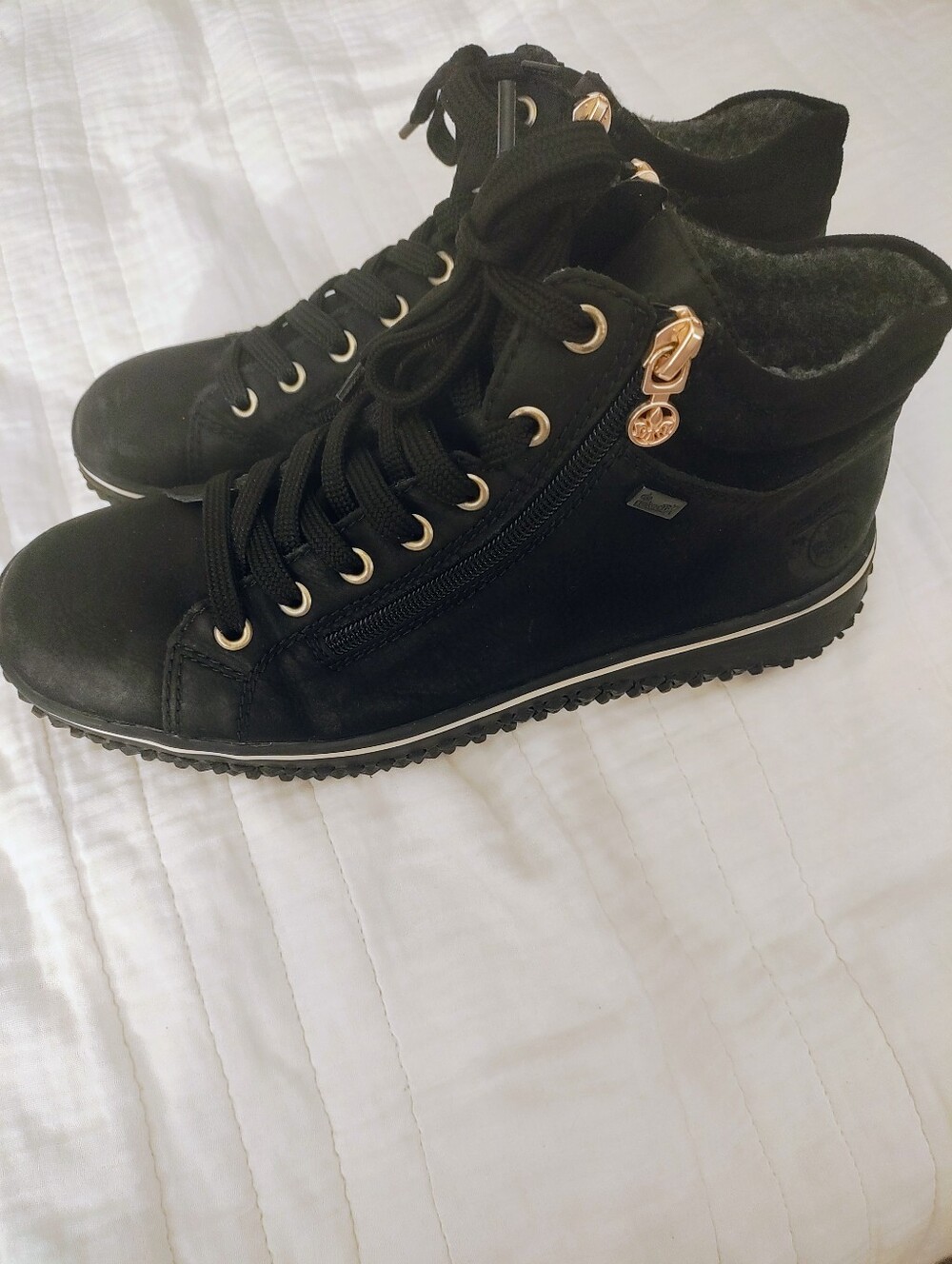 RiekerTEX Black Ankle Sneaker Boots EU 39 US 8-8.5 Warm Lined Gold Zip